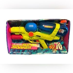New In Box Vintage 90’s Super Soaker XP 70 Air Pressure Sprayer